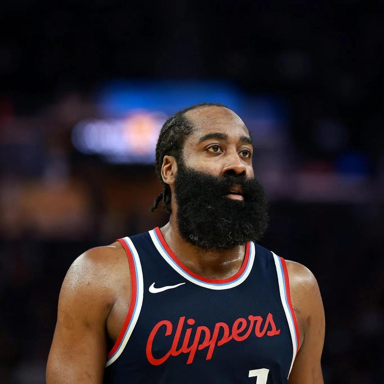 开云体育- 穆雷在公牛比赛中夺冠，重返赛场引发热议！比赛高潮迭起