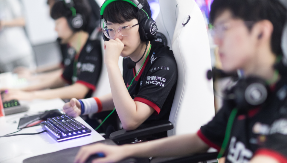 KAIYUN-Scout回归赛场，比分优势明显首场状态亮眼，巴塞罗那观众沸腾！的简单介绍