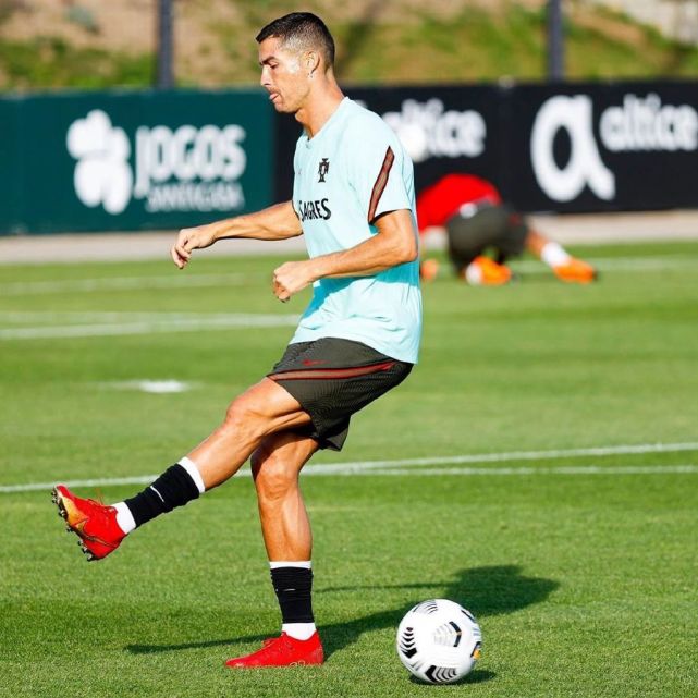 开云-包含穆古鲁扎巅峰对决，姆巴佩与70激战澳大利亚队分钟，精彩发挥胜负难料！的词条